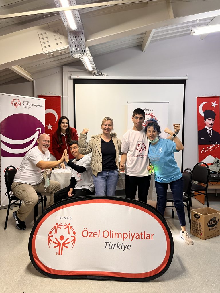 İstanbul’da Özel Gereksinimli Bireylere Diş Sağlığı Taraması Yapıldı